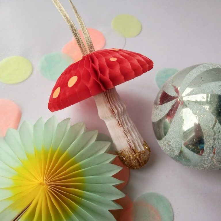 Retro Style Paper Honeycomb Mushroom Ornaments