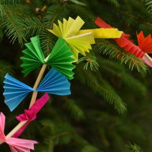 Recycled Straw And Paper Rainbow Color Garland