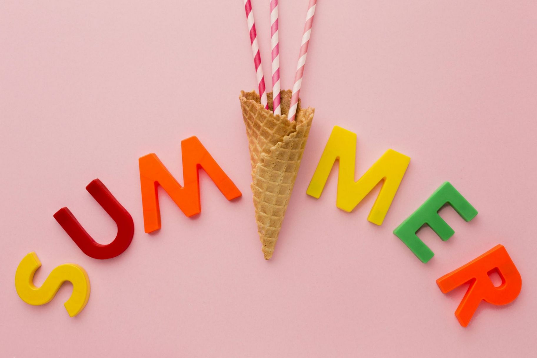 summer lettering with ice cream cone suumer decorations