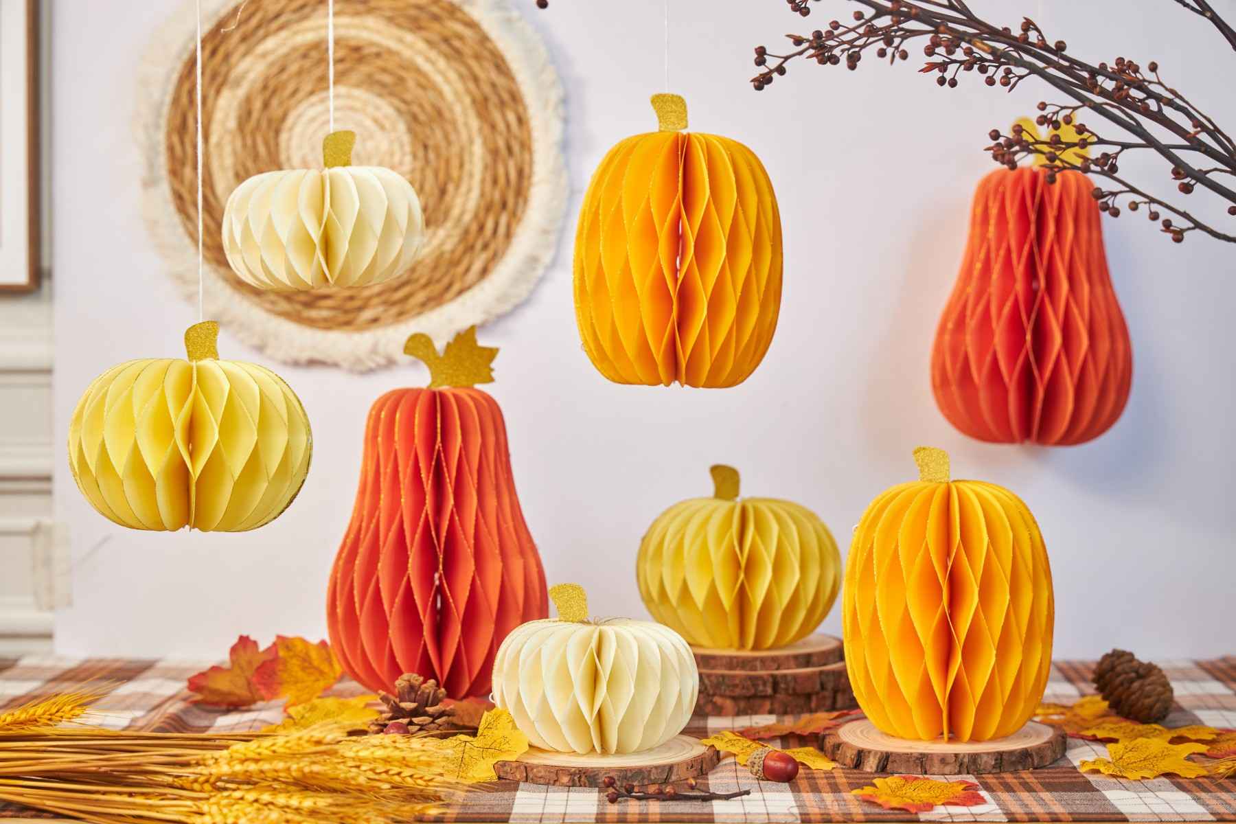 eco friendly decorations DIY paper pumpkins