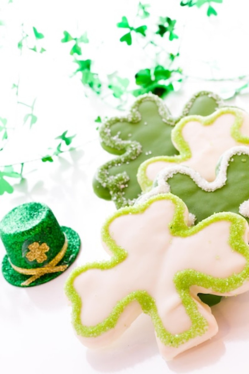 white chocolate shorrbread cookies shape four clover leaf st patrics day